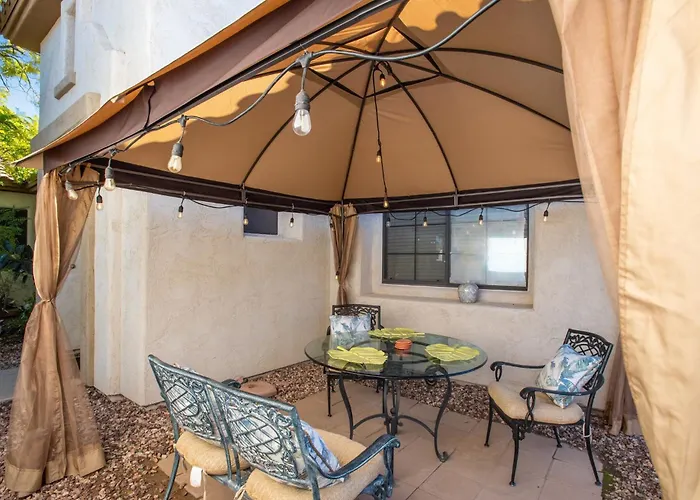 Elm Casita Apts *